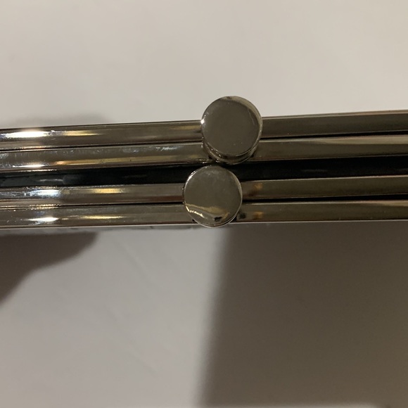 Clutch - Picture 7 of 12